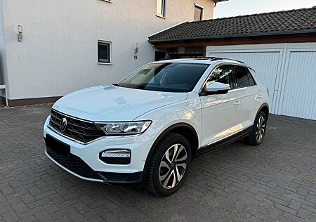VW T-Roc Volkswagen Active 2.0 TDI Aut. Pano LED Navi Kamera