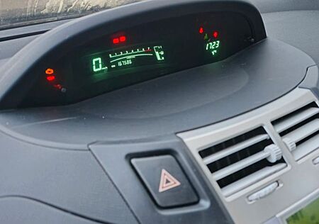 Toyota Yaris Sol 1,3-l-VVT-i Sol