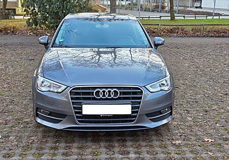 Audi A3 2.0 TDI Attraction *GEPFLEGTER ZUSTAND*