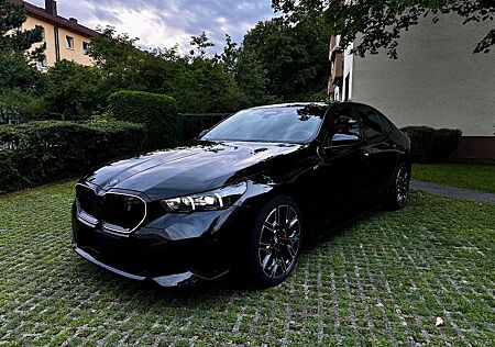 BMW i5 eDrive40 - M Sport - Vollausstattung