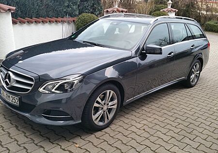 Mercedes-Benz E 220 T Avantgarde 9G - Tronic ATBLUETEC