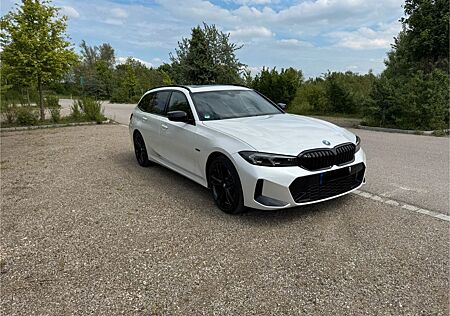 BMW 330e Touring M Sport / AHK / HUD / PANO