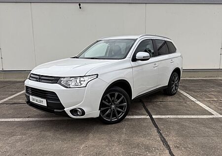Mitsubishi Outlander Diamant Edition 4x4*1Hand*RFK*AHK*MwSt