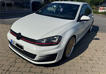 VW Golf Volkswagen 7 GTI *Handschaltung* *Soundsystem* *REMUS*