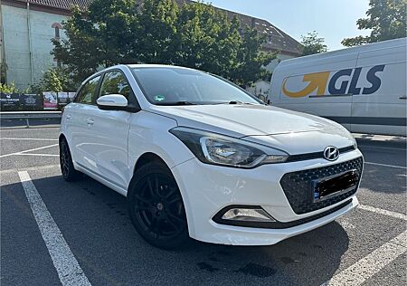 Hyundai i20 1.2/TÜV NEU/REIFEN & BREMSEN NEU/1. HAND