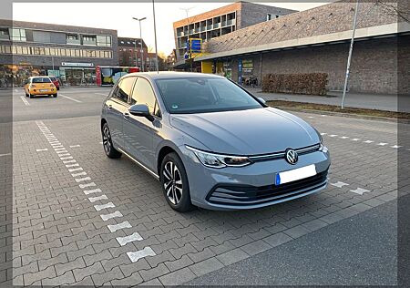 VW Golf Volkswagen 1.0 TSI OPF 81kW United, Anhängerkupplung