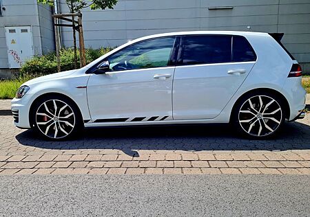 VW Golf Volkswagen 2.0 TSI DSG BMT GTI Performance