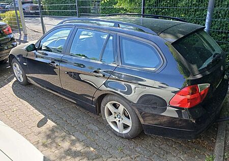 BMW 318i 3 Touring /PDC/AHK/Klimaaut./2.Hand