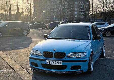 BMW 325i -