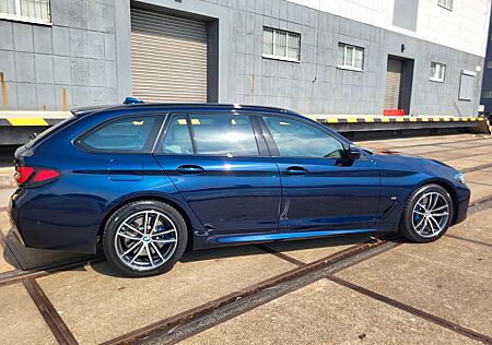 BMW 530e xDrive Touring A - Plugin Hybrid