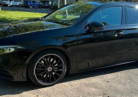 Mercedes-Benz A 250 4MATIC DCT -