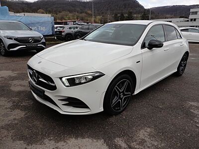 Mercedes-Benz A 250 e AMG AUT Kam. KlimaA LED LM Navi PDC SHZ