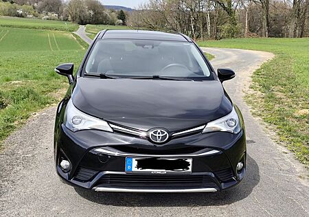 Toyota Avensis 1,8 Team D T. Sports Team ...