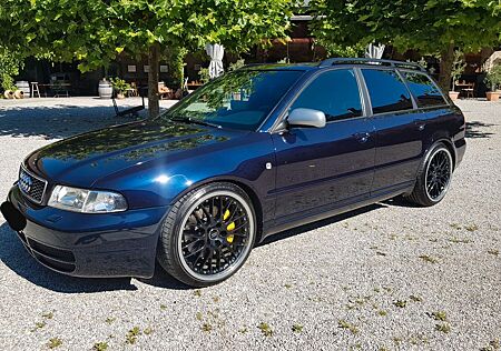 Audi S4 2.7 quattro Avant -