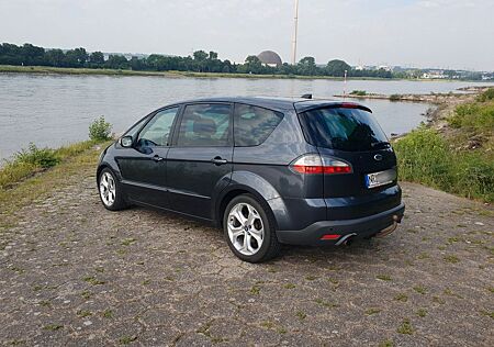 Ford S-Max -- 2,5 Titanium Titanium, TÜV NEU --