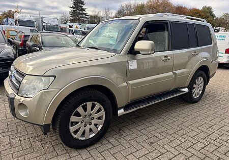 Mitsubishi Pajero **3200TD-AUTOMAAT-AC-TOPSHAPE-LICHTE VRAC