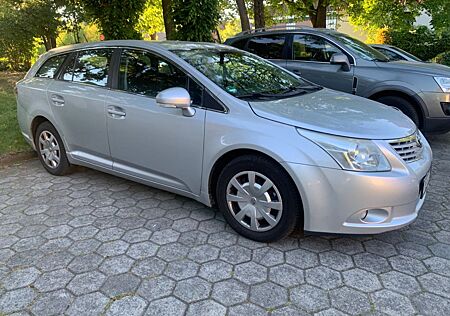 Toyota Avensis Combi 2.0 D-4D -