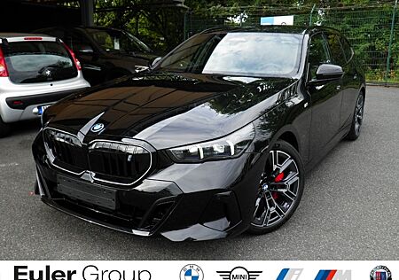 BMW i5 eDrive40 Touring Sportpaket HUD Luftfederung