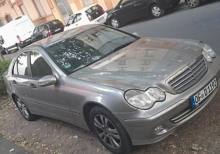 Mercedes-Benz 200