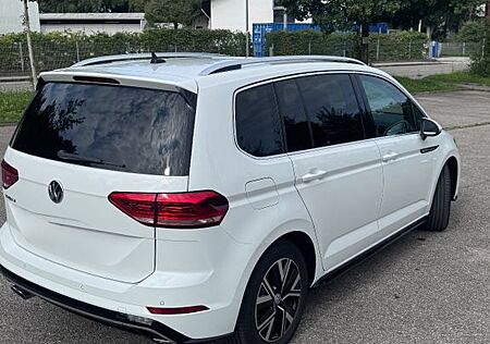 VW Touran Volkswagen 2.0 TDI SCR DSG Highline R-Line 7-Sitzer