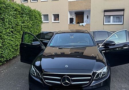 Mercedes-Benz E 220 d Autom. -