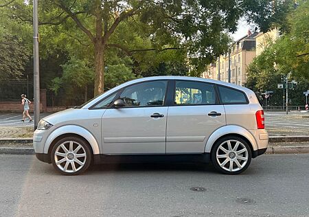Audi A2 1.4 - Open SKY - S Line 17" Felgen