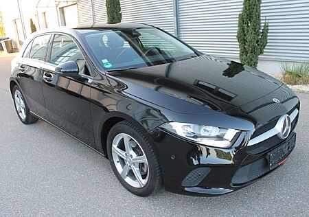 Mercedes-Benz A 180 d*Navi*KLIMAAUTOMATIK*SHZ*ALU*PDC*
