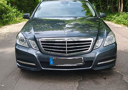 Mercedes-Benz E 200 CDI T BlueEFFICIENCY AVANTGARDE AVANTGARDE