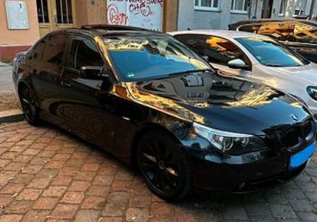 BMW 523i A -