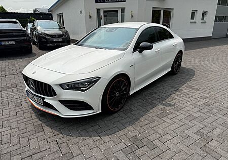 Mercedes-Benz CLA 220 4Matic Edition 1 Head-Up Burmester