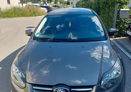 Ford Focus 1,6 Ti-VCT 77kW Champions Edit. Turnie...