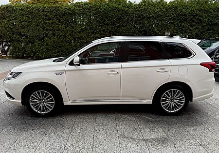 Mitsubishi Outlander PHEV 4WD Diamant *Leder*Navi*Kamera*