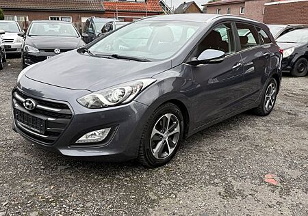 Hyundai i30 gebraucht kaufen Hyundai i30 cw blue Trend