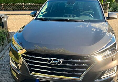Hyundai Tucson 2.0 CRDi Premium 4WD, AHK, Vollausstattung