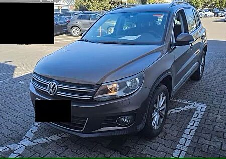 VW Tiguan Volkswagen 2.0 TDI 103 KW 4MOTION SITZHZ AHK E5 1HA
