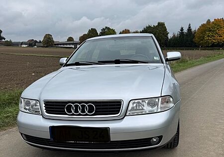 Audi A4 1.6 -