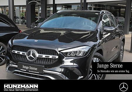 Mercedes-Benz GLA 250 4M Progressive Navi Panorama Memory AHK