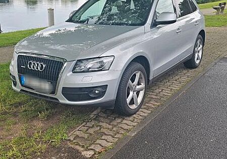 Audi Q5 3.0 TDI S tronic quattro/Voll/8-fach bereift