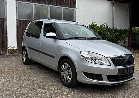 Skoda Roomster 1.6l AHK SHZ TÜV 10/26 Reifen vorne neu