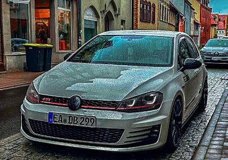 VW Golf Volkswagen 2.0 GTI