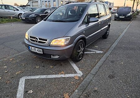 Opel Zafira A Basis