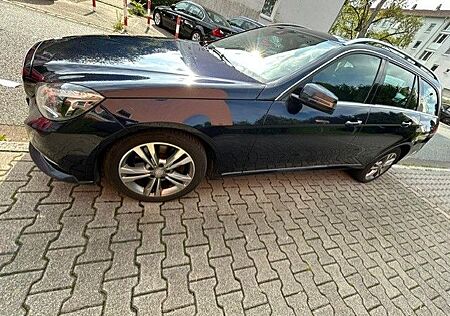 Mercedes-Benz E 250 CDI T AVANTGARDE Autom. AVANTGARDE