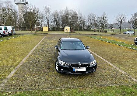 BMW 320i - EfficientDynamics - M Lederlenkrad