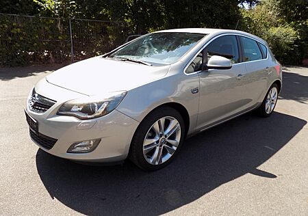 Opel Astra J Lim. 5-trg. Cosmo
