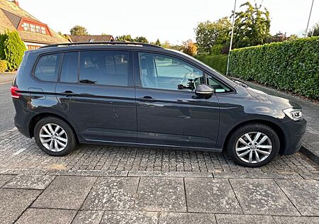 VW Touran Volkswagen 1.5