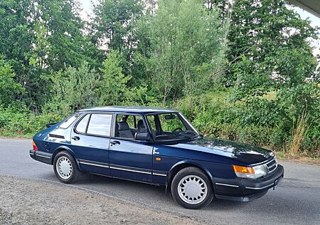 Saab 900 5-Türer 2,1 LeMans Blau