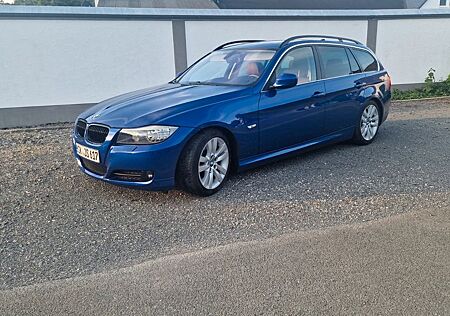 BMW 325i xDrive Touring -