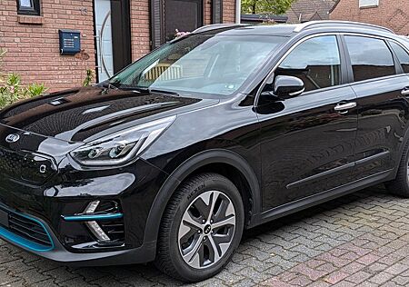 Kia Niro EV *LED;SHZ;3 P-Lader;DAB;Kamera;Winterp.*