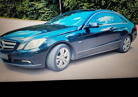 Mercedes-Benz E 250 Coupé BlueEFFICIENCY AVANTGARDE ...