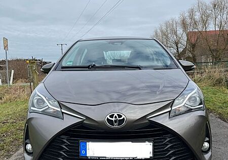 Toyota Yaris 1,5-l-Dual-VVT-iE Team Deutschland Tea...